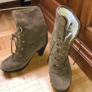 Lace up suede booties Aerosoles